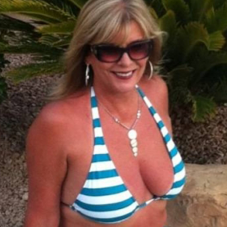 Cougar en maillot de bain